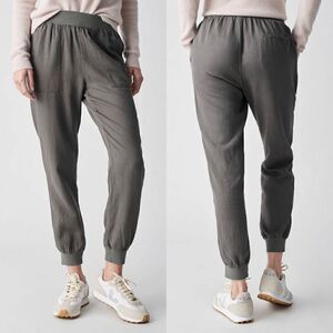 Faherty Arlie Jogger in Surplus Green Size S